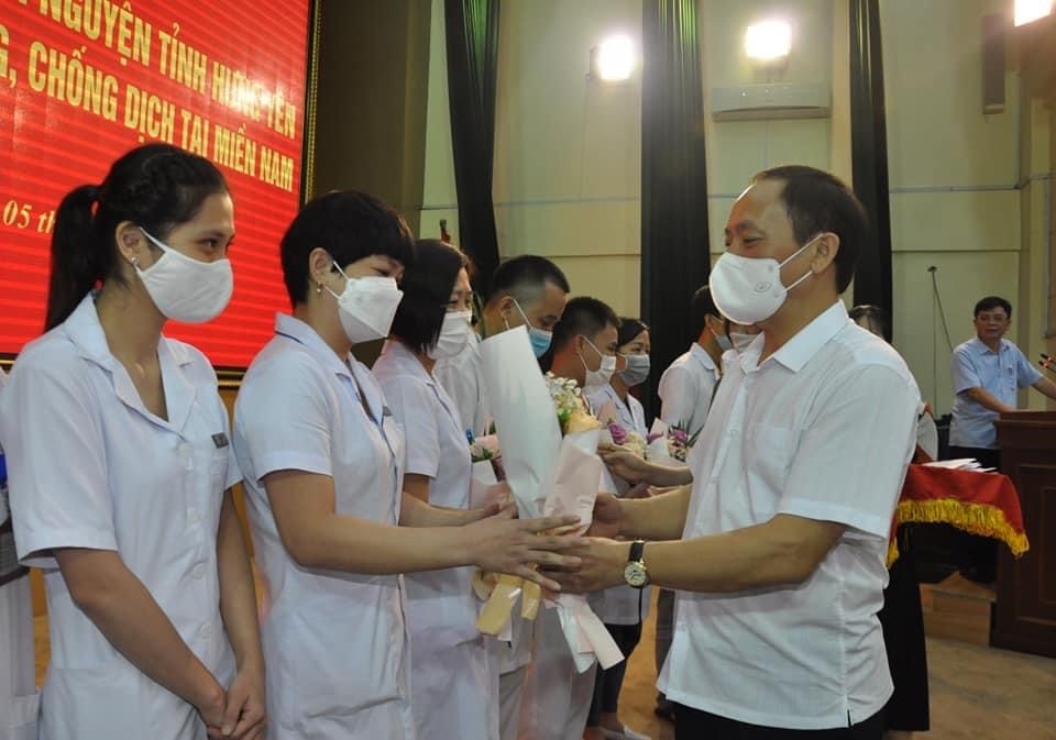 Đoàn cán bộ y tế tình nguyện thứ 2 của Hưng Yên vào tâm dịch phía Nam